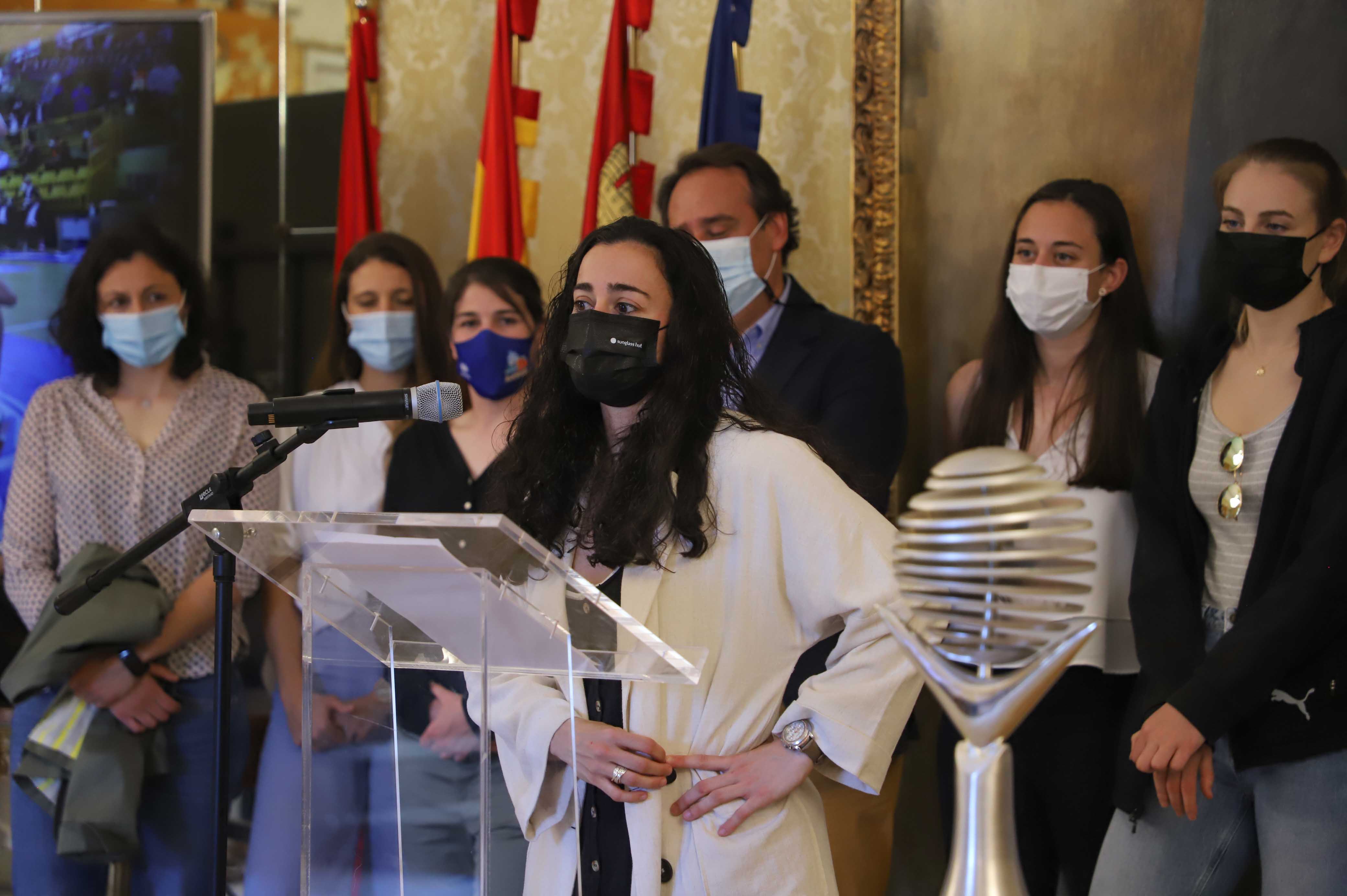 Fotos: Recepción en el Ayuntamiento al CB Avenida