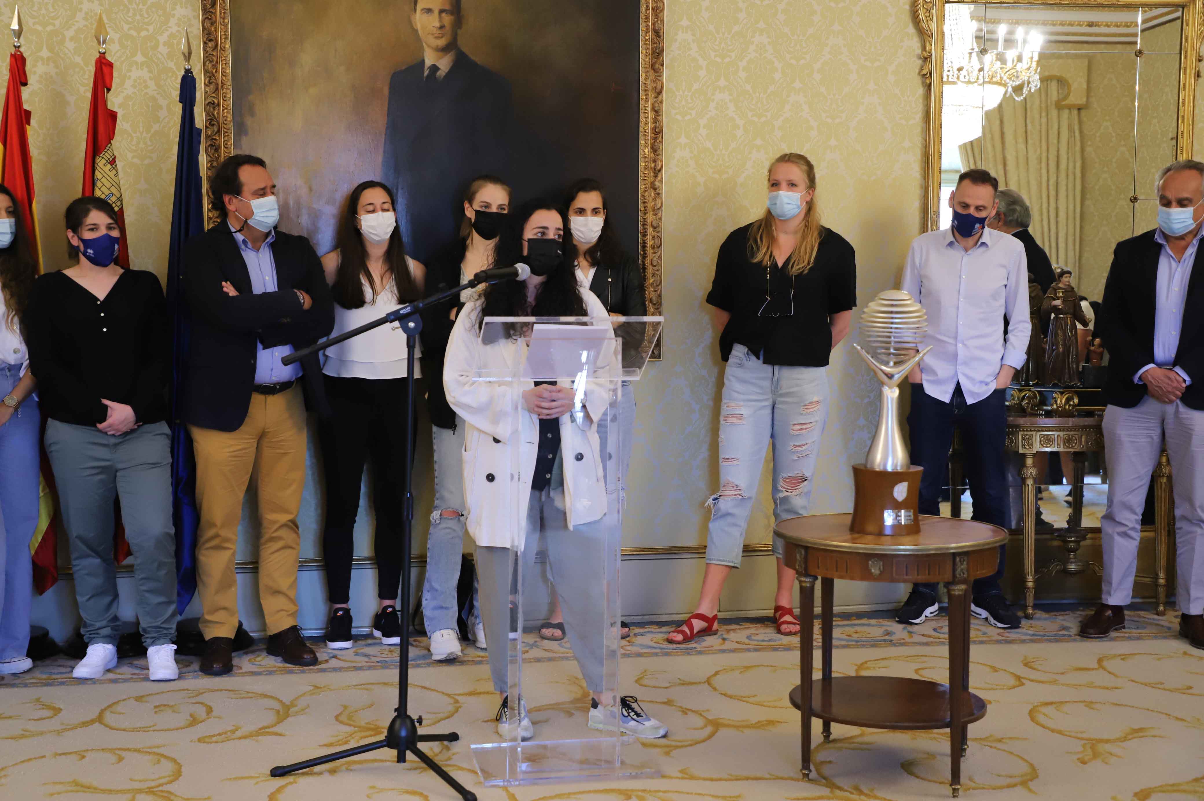 Fotos: Recepción en el Ayuntamiento al CB Avenida