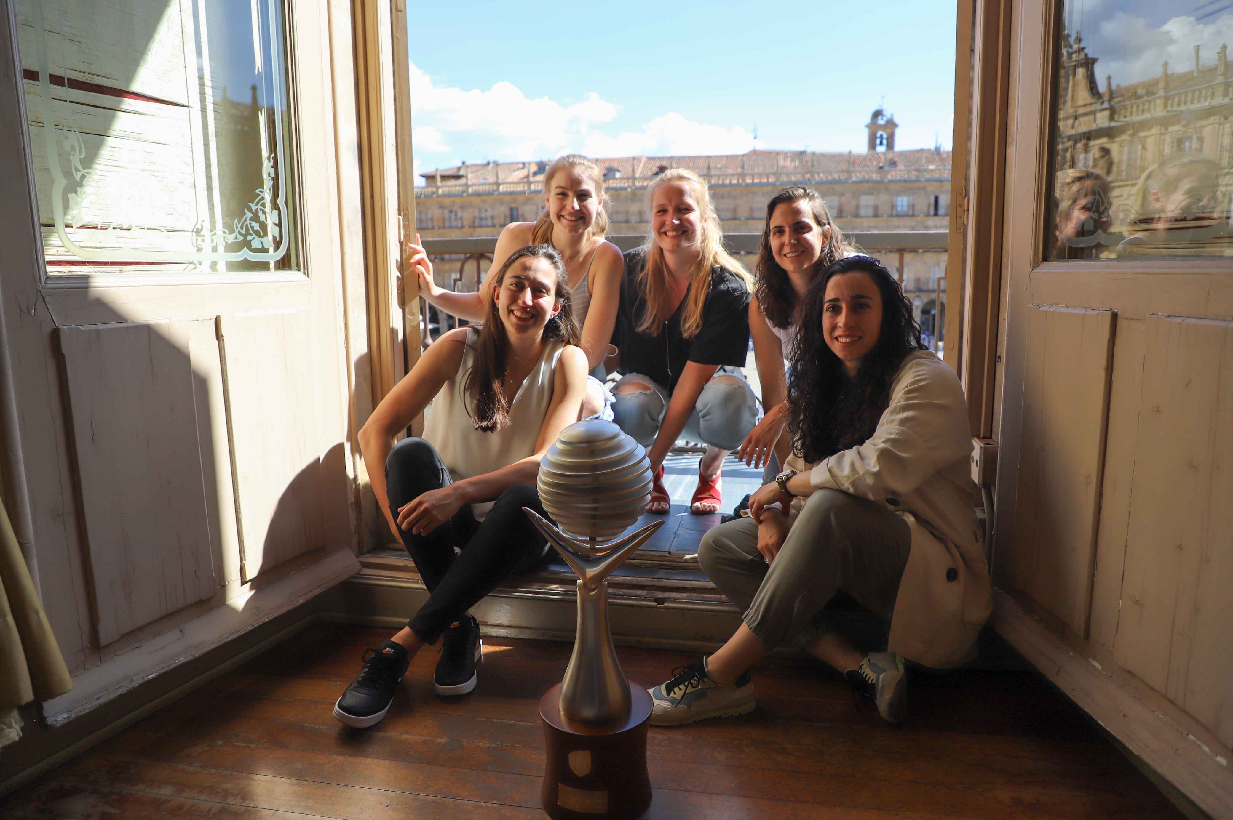 Fotos: Recepción en el Ayuntamiento al CB Avenida