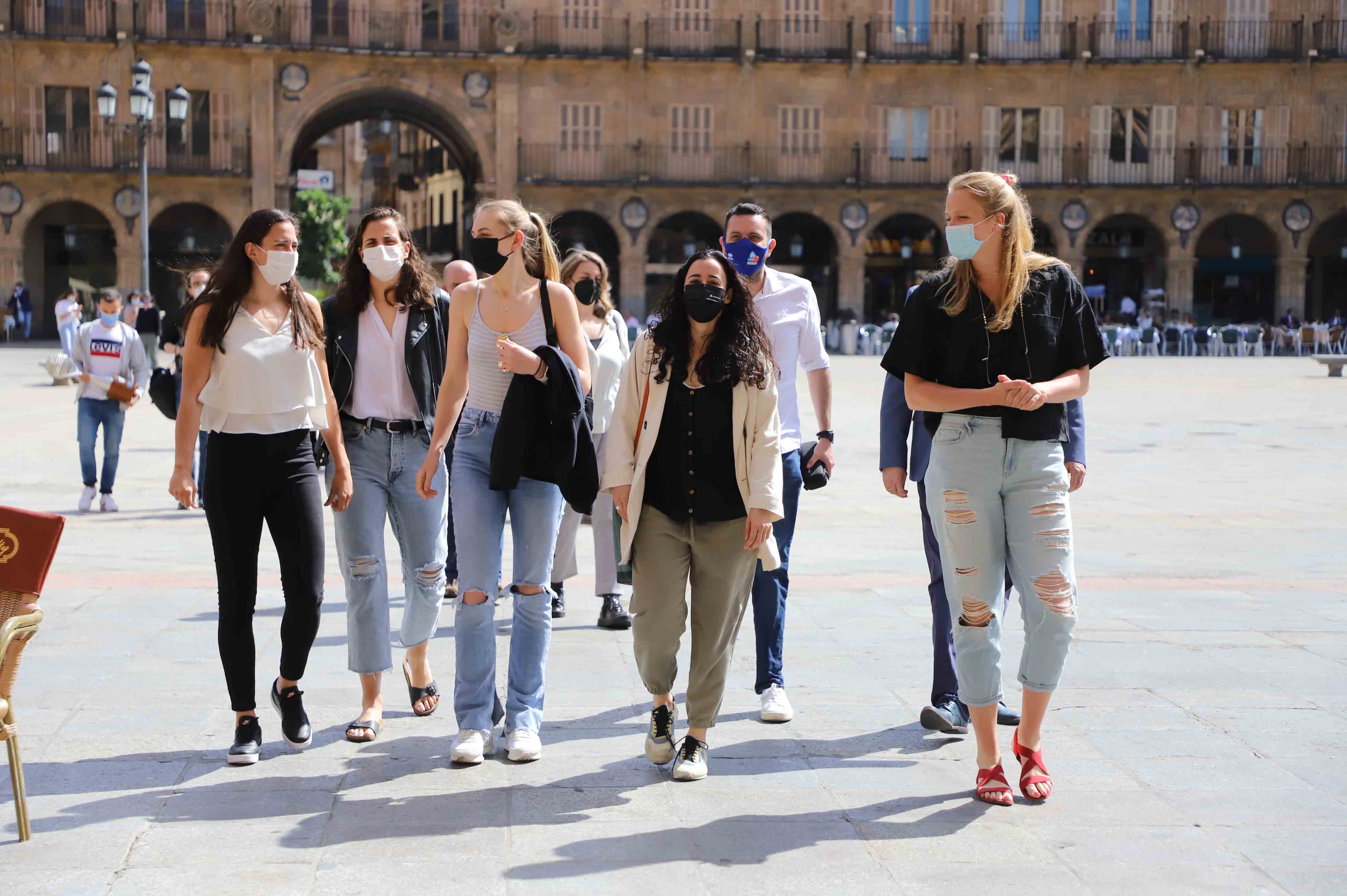 Fotos: Recepción en el Ayuntamiento al CB Avenida