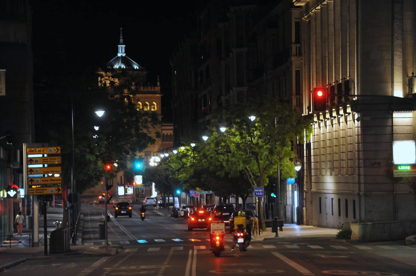 Fotos: Los vallisoletanos vacían las calles en el último toque de queda