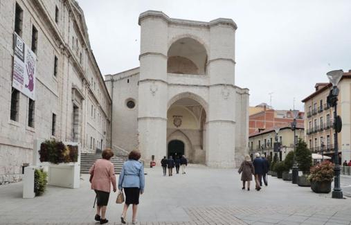 Entrada de misa de 12 en San Benito.
