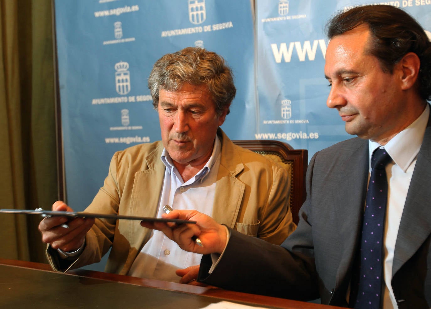 Luis Peñalosa, junto al exalcalde de Segovia, Pedro Arahuetes.