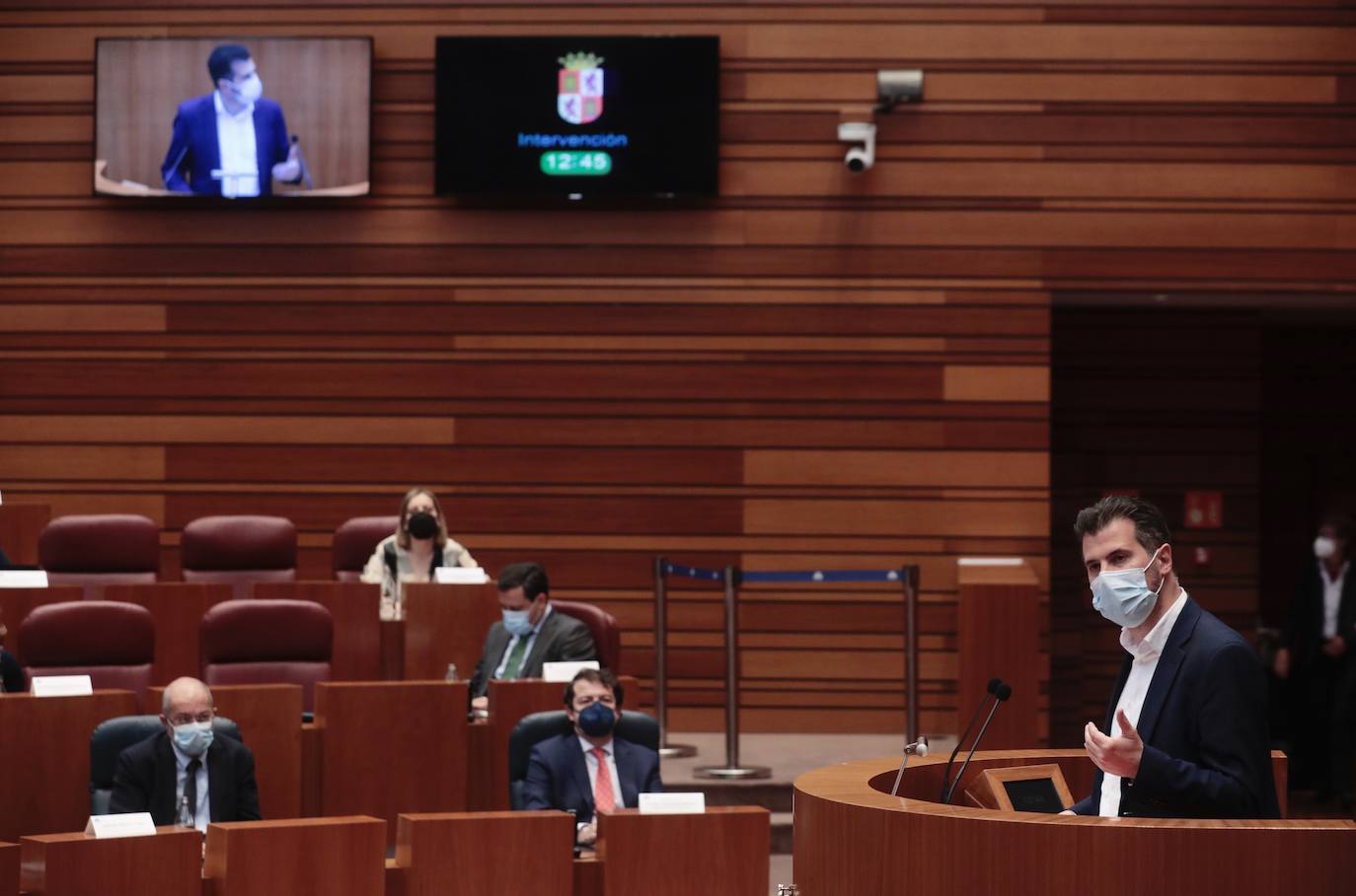 Fotos: El procurador del Común interviene en el pleno de las Cortes