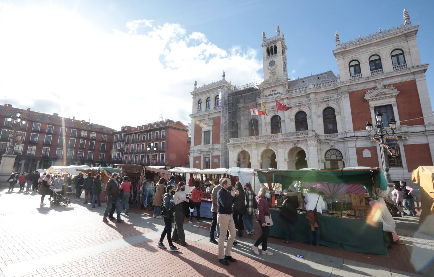 Fotos: El Mercado Castellano abre sus puertas en la Plaza Mayor de Valladolid