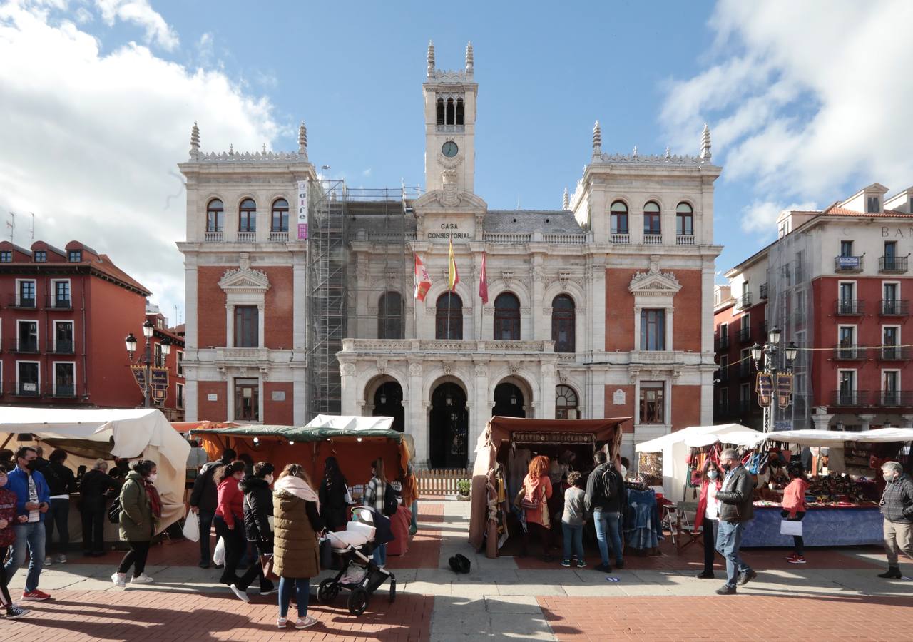 Fotos: El Mercado Castellano abre sus puertas en la Plaza Mayor de Valladolid