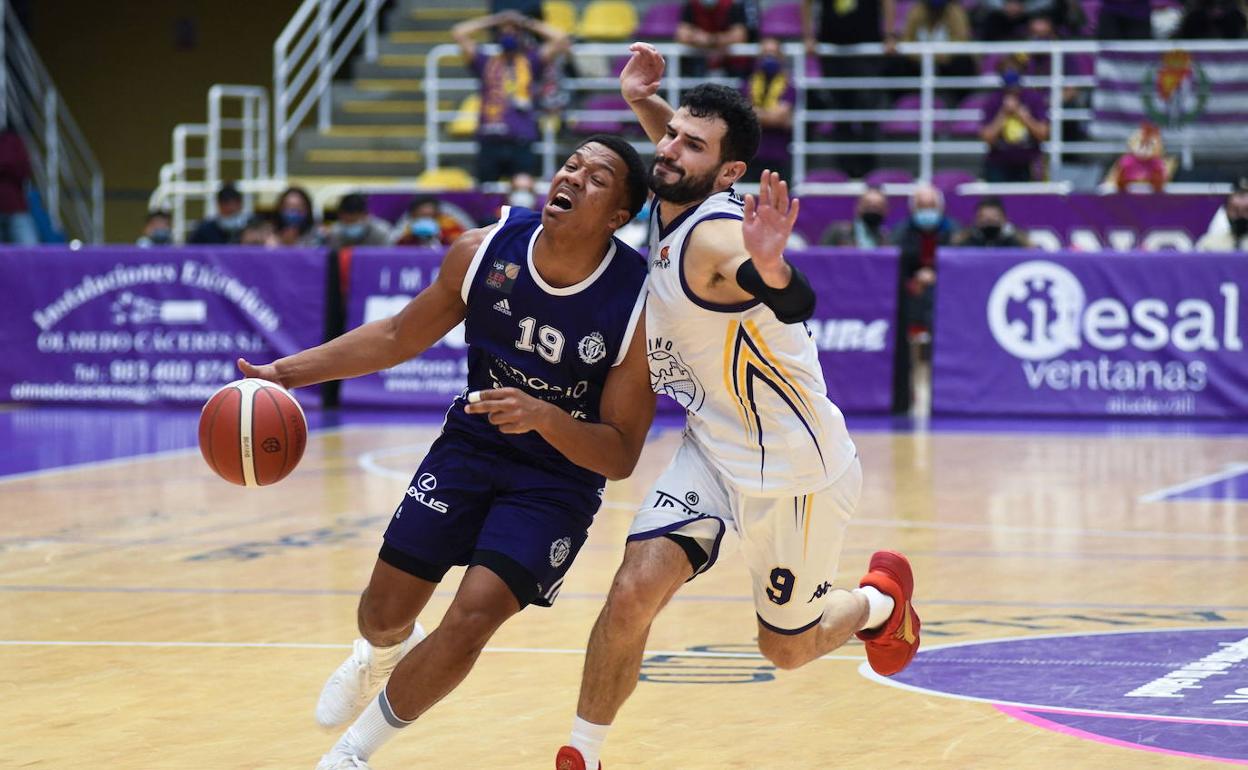 Imagen de un partido entre el Real Valladolid Baloncesto y el Destino Palencia. 