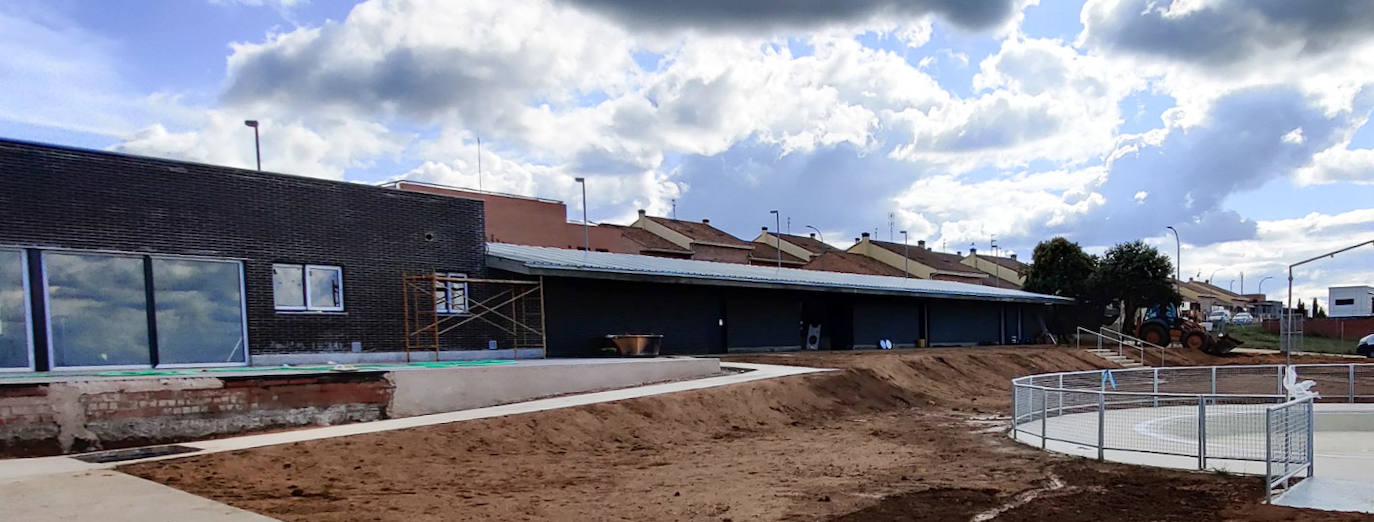 Las obras de la nueva piscina de Carrascal de Barregas finalizarán en breve.