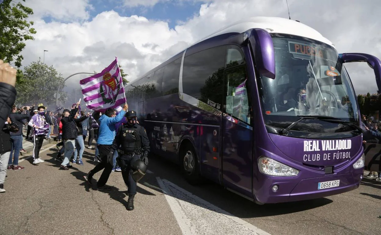 La afición del Real Valladolid mete el primer gol ante el Villareal | El  Norte de Castilla