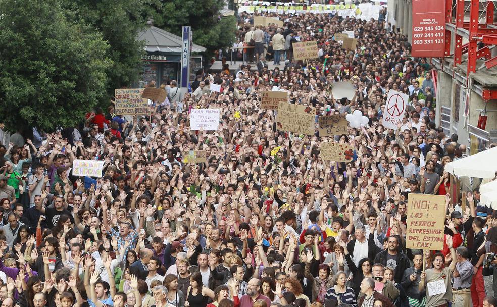 Acampada y manifestación desde Fuente Dorada, el 27 de mayo de 2011. 