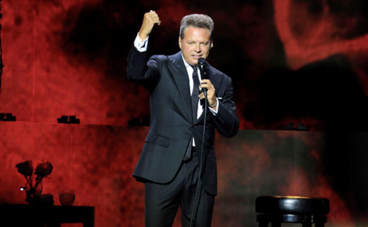 El cantante mexicano Luis Miguel, durante un concierto.