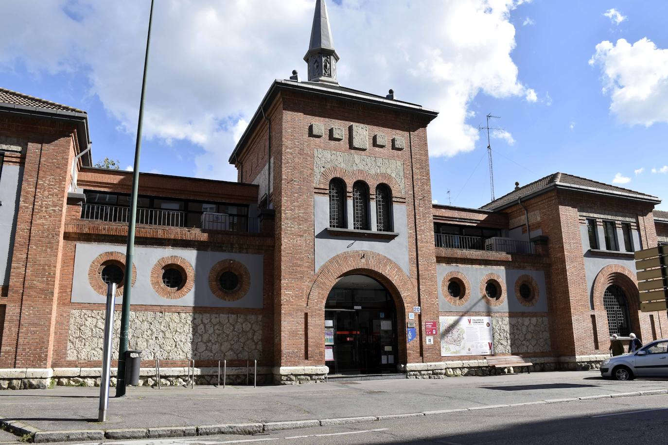 Es un barrio situado al norte de la ciudad que cuenta con más de 12.000 viviendas