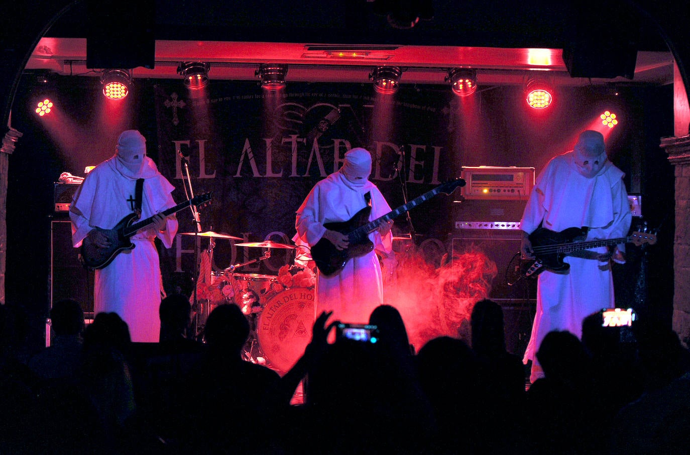 Fotos: Concierto del Altar del Holocausto en la sala Porta Caeli de Valladolid