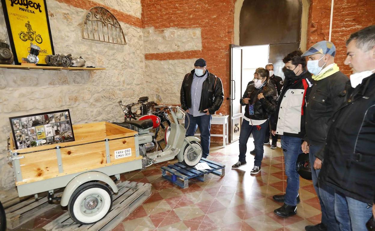 El vehículo restaurado, expuesto en el Museo de la Moto. 