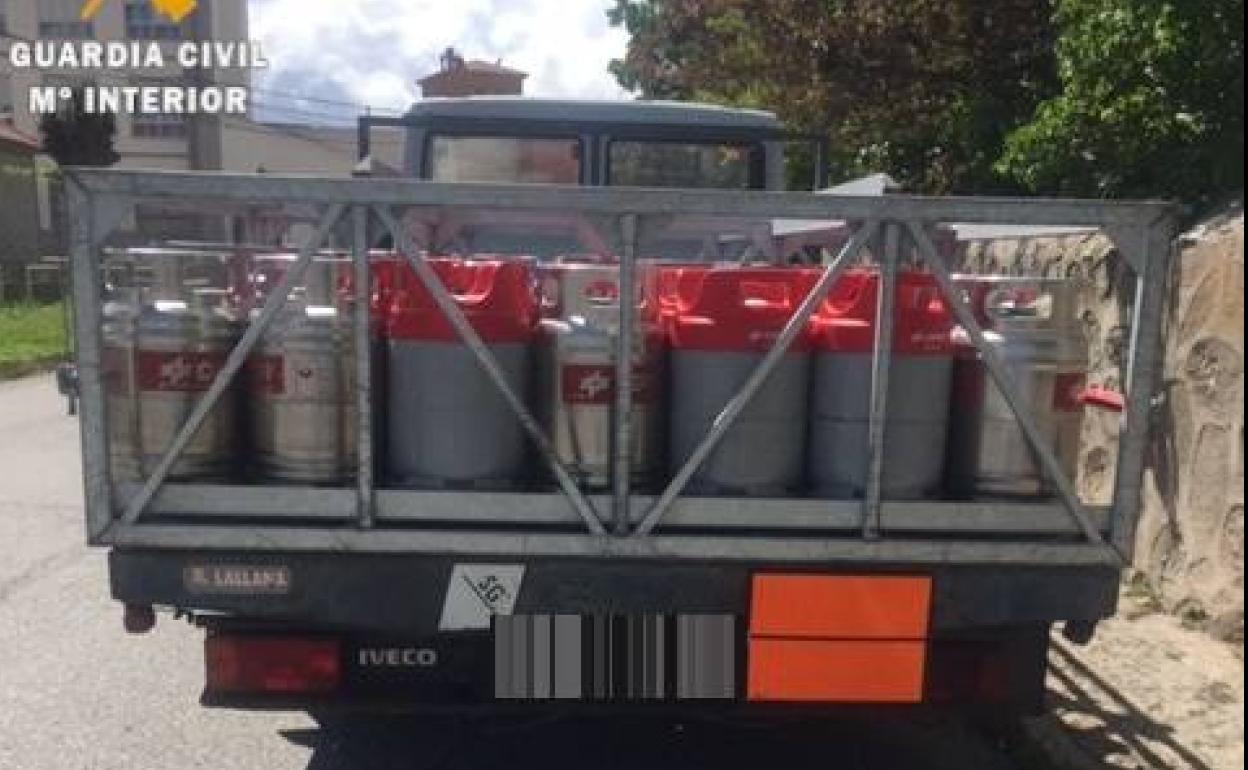 El camiòn, una vez recuperado por la Guardia Civil. 