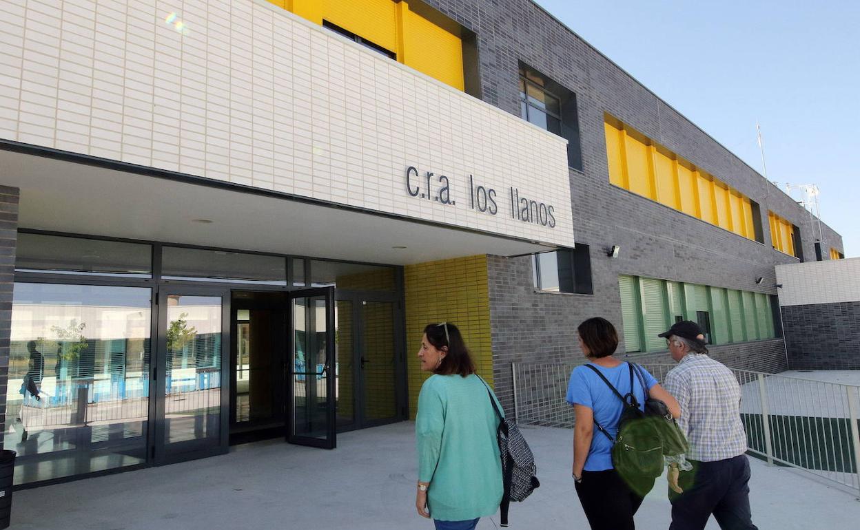 Entrada al CRA Los Llanos, donde un grupo de Abades ha sido puesto en cuarentena por la detección de un positivo en coronavirus. 