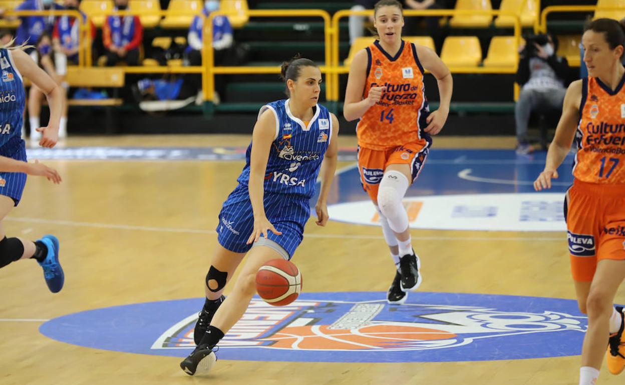 Andrea Vilaró, ante el Valencia Basket en la final de la Liga Femenina. 