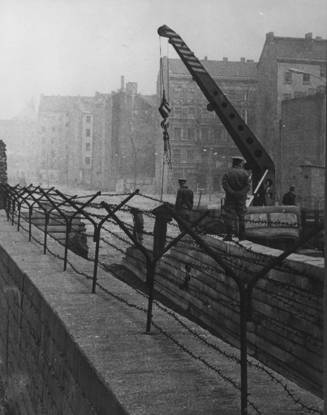 Trabajos de construcción del Muro en 1961.