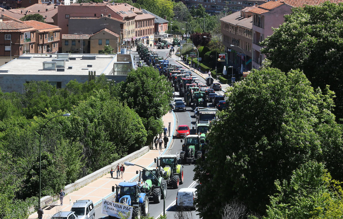 Tractorada por las calles de Segovia 