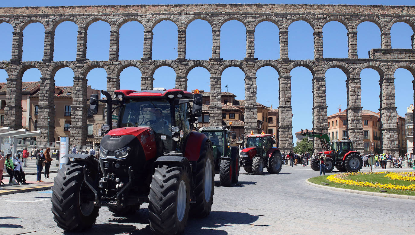 Tractorada por las calles de Segovia 