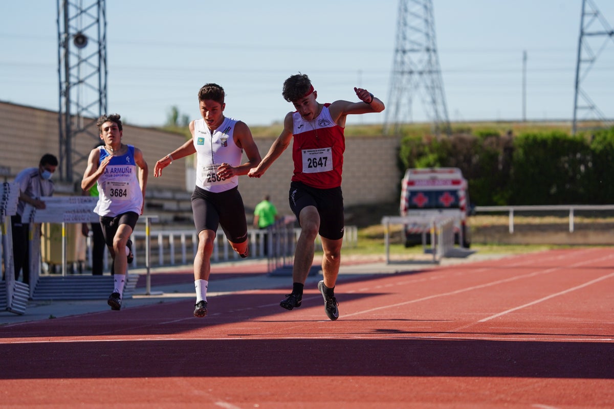 Jornada de atletismo en Las Pistas del Helmántico