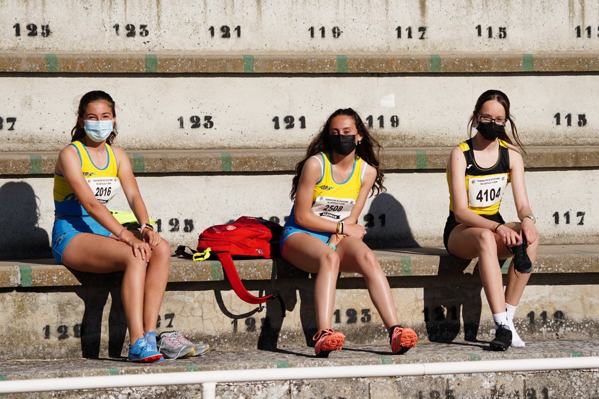 Jornada de atletismo en Las Pistas del Helmántico