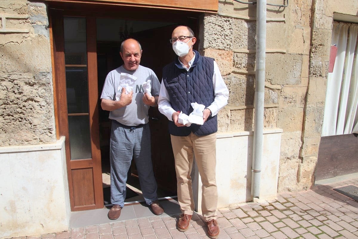 El Ayuntamiento de Torquemada repartió más de ochocientas raciones de pan y quesillo