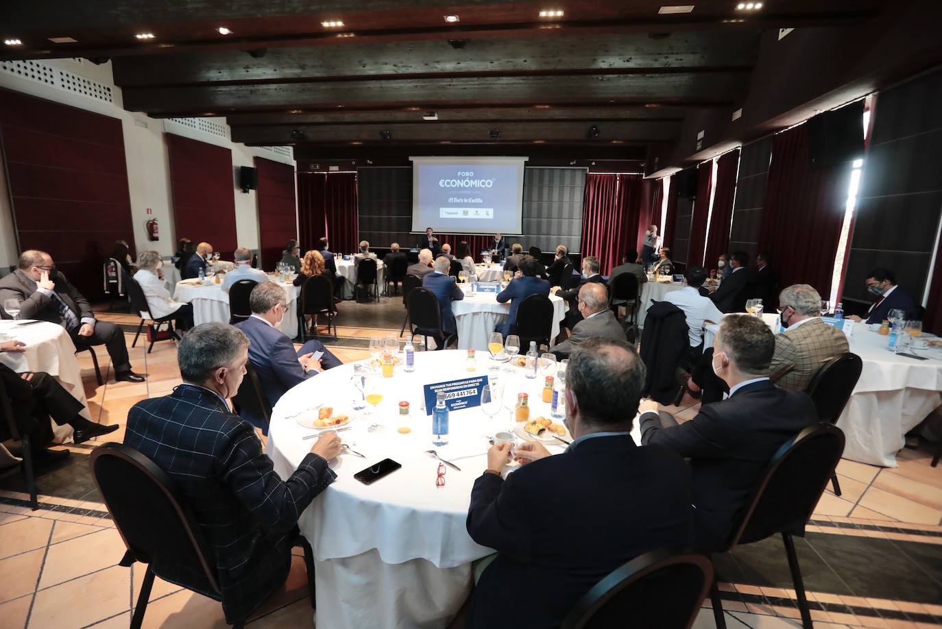 El exfutbolista, exentrenador y actual comentarista y empresario Jorge Valdano, en el Foro Económico de El Norte de Castilla.