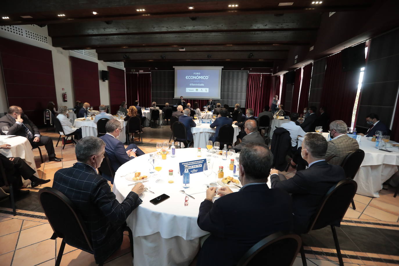 El exfutbolista, exentrenador y actual comentarista y empresario Jorge Valdano, en el Foro Económico de El Norte de Castilla.