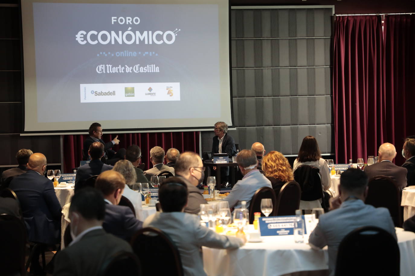 El exfutbolista, exentrenador y actual comentarista y empresario Jorge Valdano, en el Foro Económico de El Norte de Castilla.