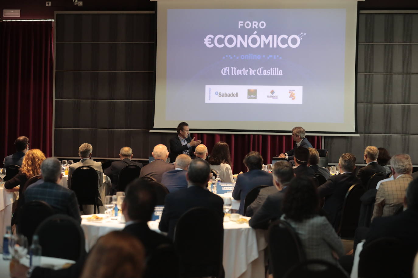 El exfutbolista, exentrenador y actual comentarista y empresario Jorge Valdano, en el Foro Económico de El Norte de Castilla.