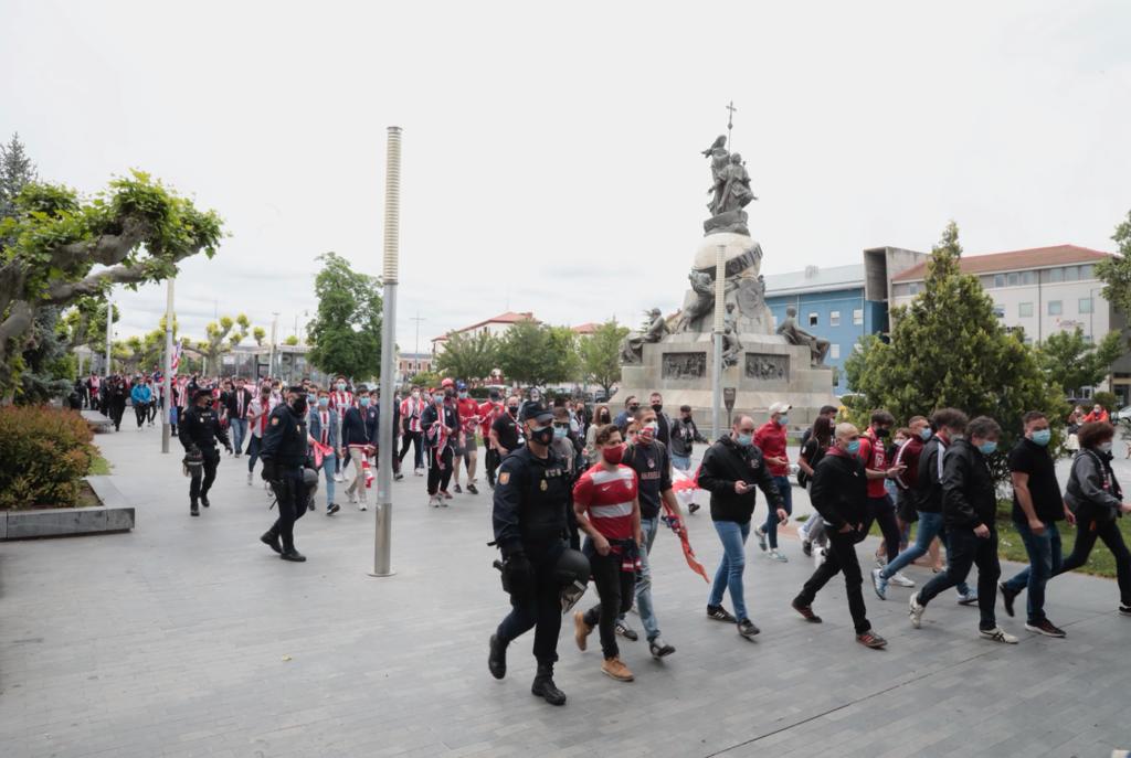 Fotos: La afición del Atlético de Madrid toma Valladolid