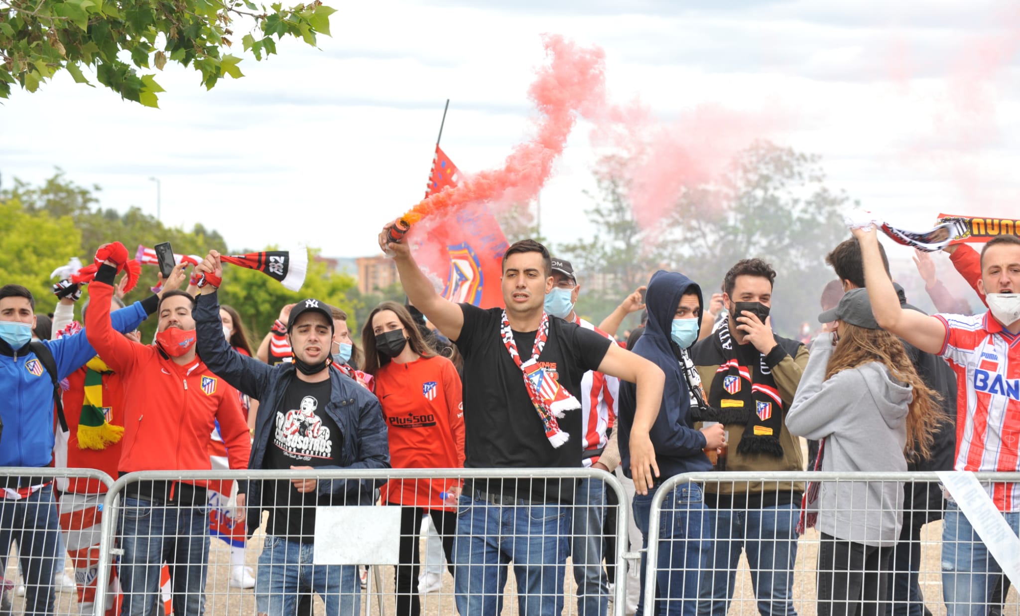Fotos: La afición del Atlético de Madrid toma Valladolid