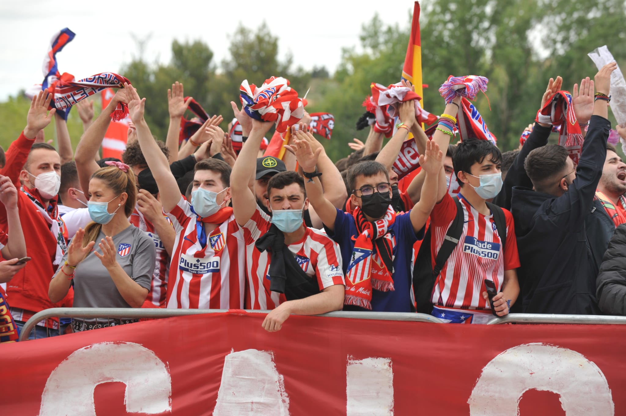 Fotos: La afición del Atlético de Madrid toma Valladolid