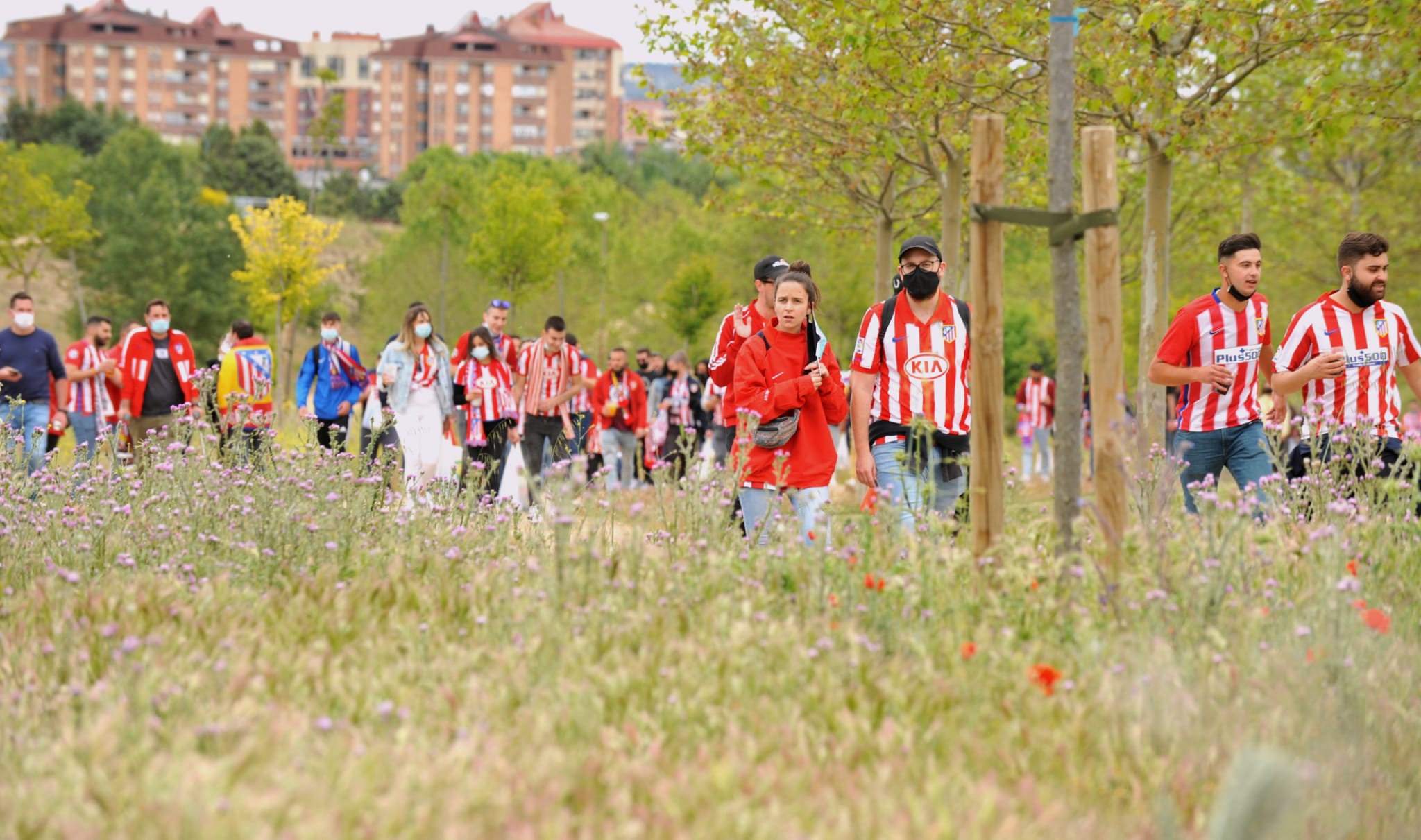 Fotos: La afición del Atlético de Madrid toma Valladolid