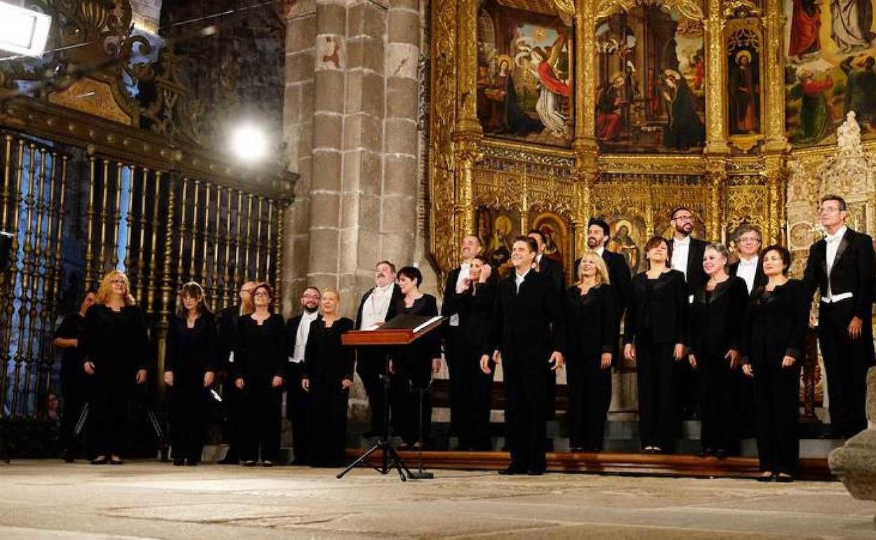 El Coro de RTVE, en 2019 en la Catedral de Ávila, en la octava edición de Abvlensis. 