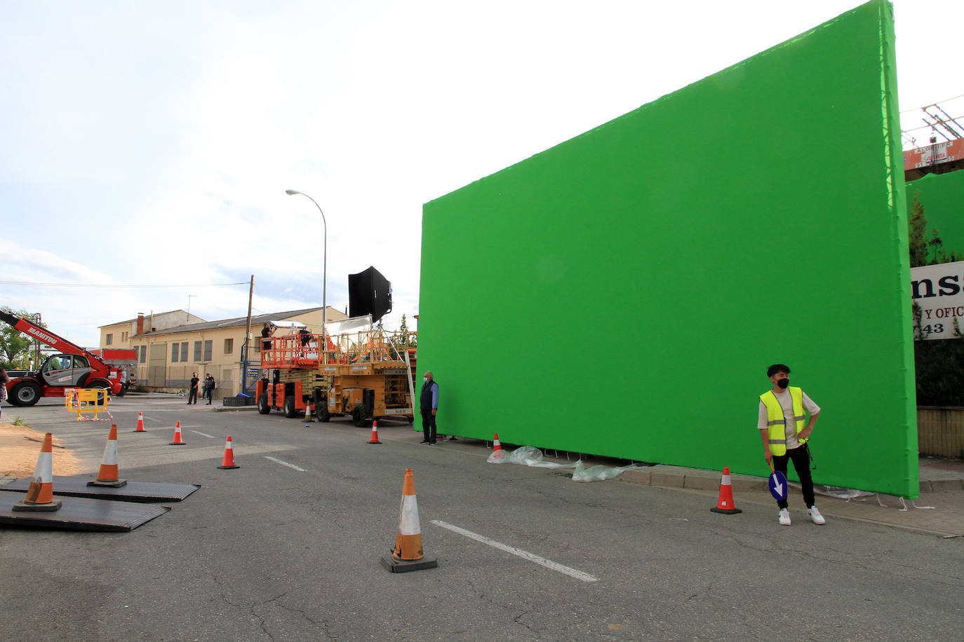 Preparación del rodaje que se desarrolló anoche en el polígono del Cerro.
