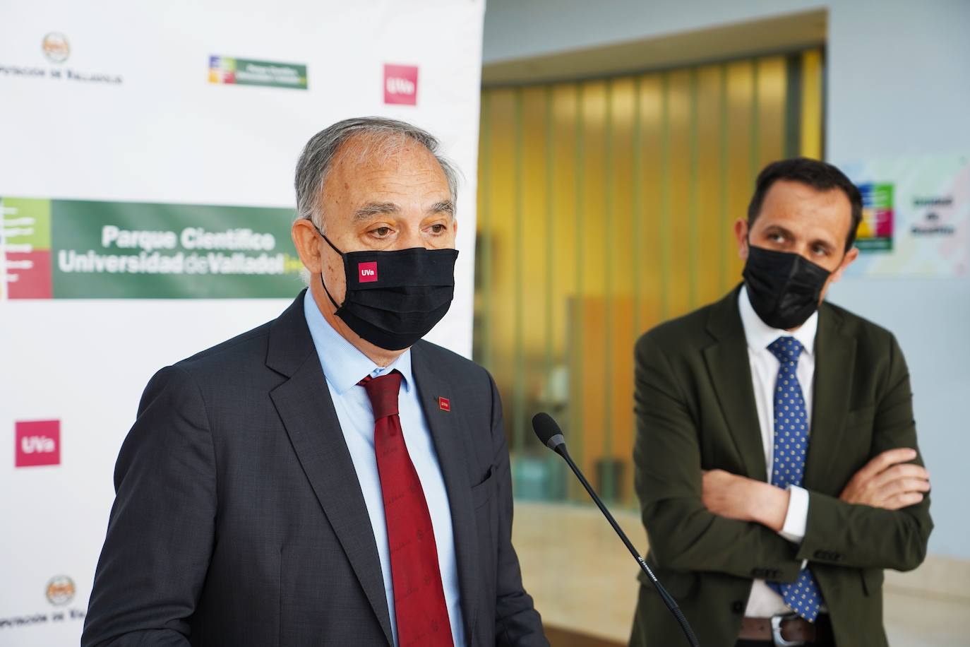 El rector, Antonio Largo Cabrerizo, y el presidente de la Diputación, Conrado Íscar. 