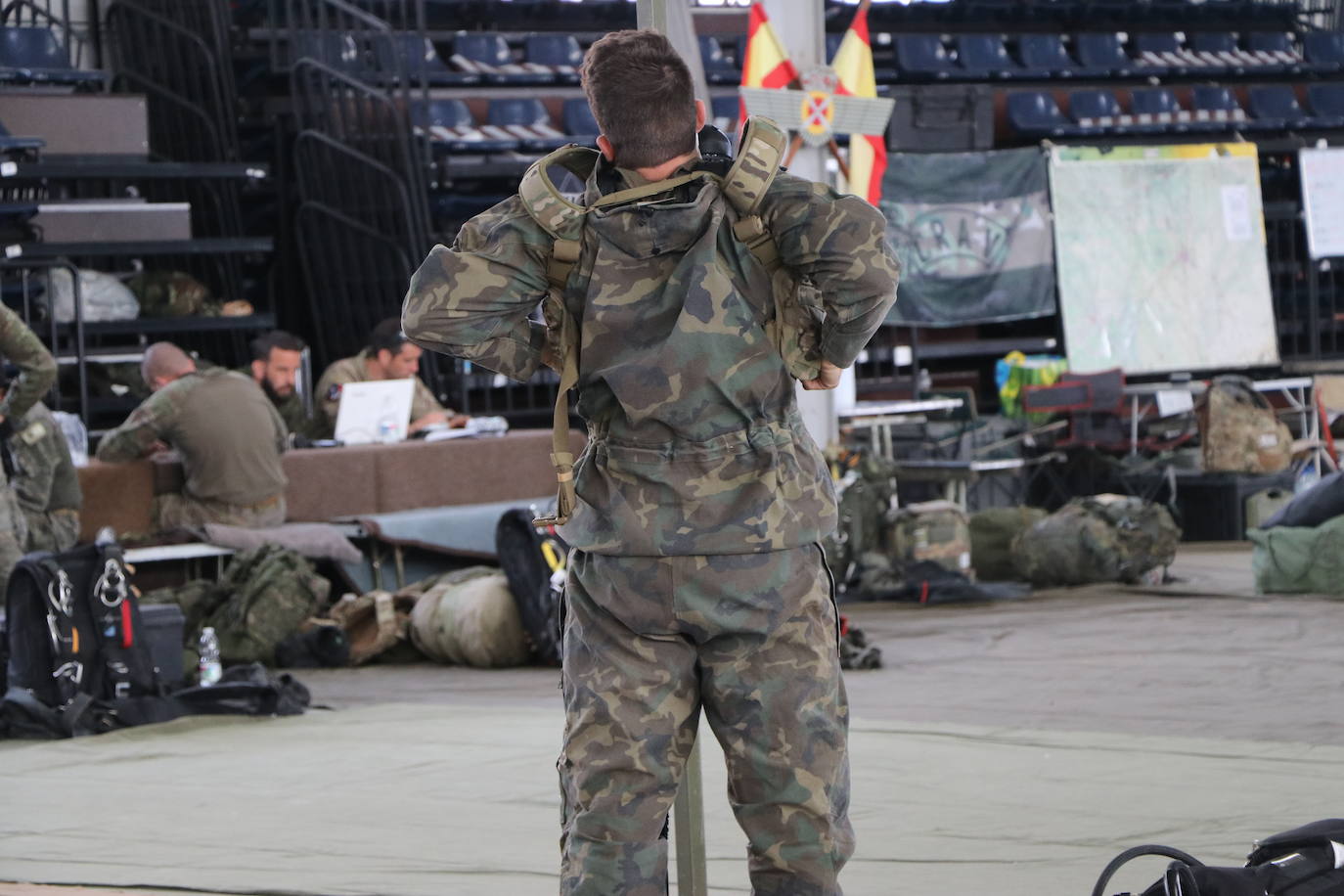 La Brigada Paracaidista pone en práctica el ejercicio Lone Paratrooper 2021 en el que 140 paracaidistas de España, Francia, Portugal y Estados Unidos se instruyen en el cielo inmejorable de la Academia Básica del Aire de la Virgen del Camino