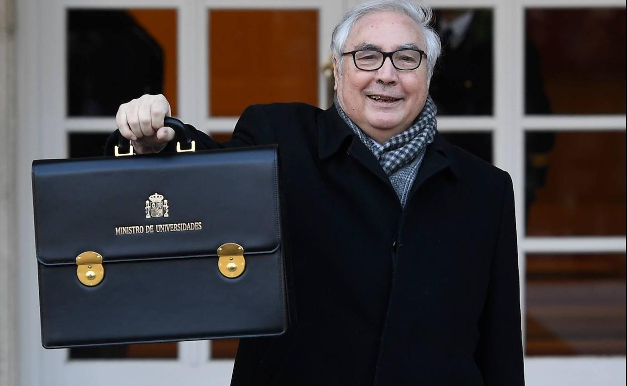 Manuel Castels, el día que tomó posesión de su cartera de Universidades.