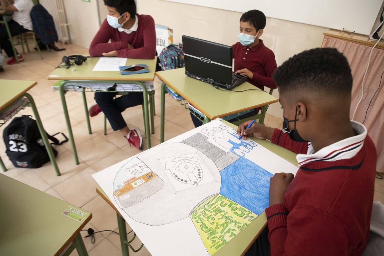 Fotos: El colegio Santa María Micaela de Valladolid participa en el concurso internacional Wisibilizalas
