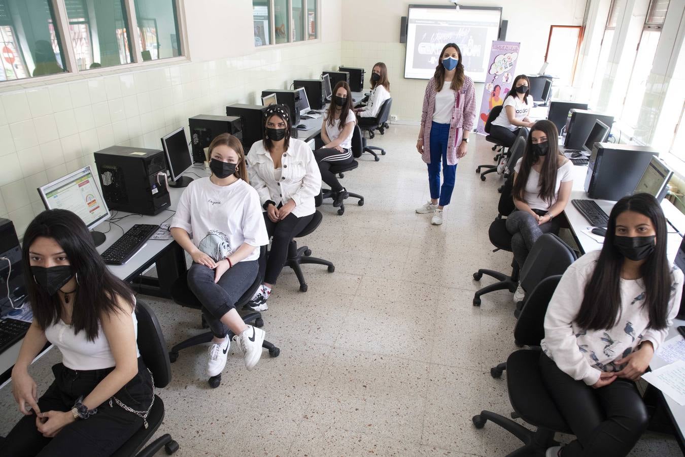 Fotos: El colegio Santa María Micaela de Valladolid participa en el concurso internacional Wisibilizalas