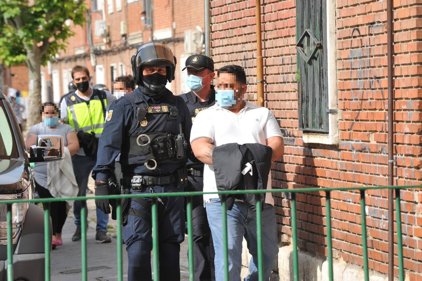 La Policía Nacional, durante la intervención.