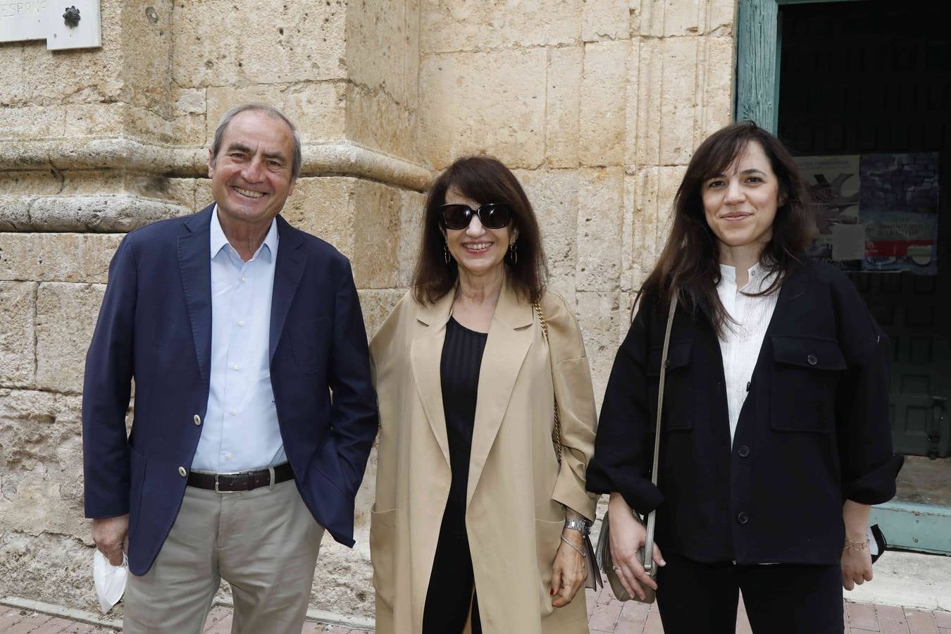 Paco Rodero, Conchita Villa y Estefanía Rodero, su esposa e hija. 