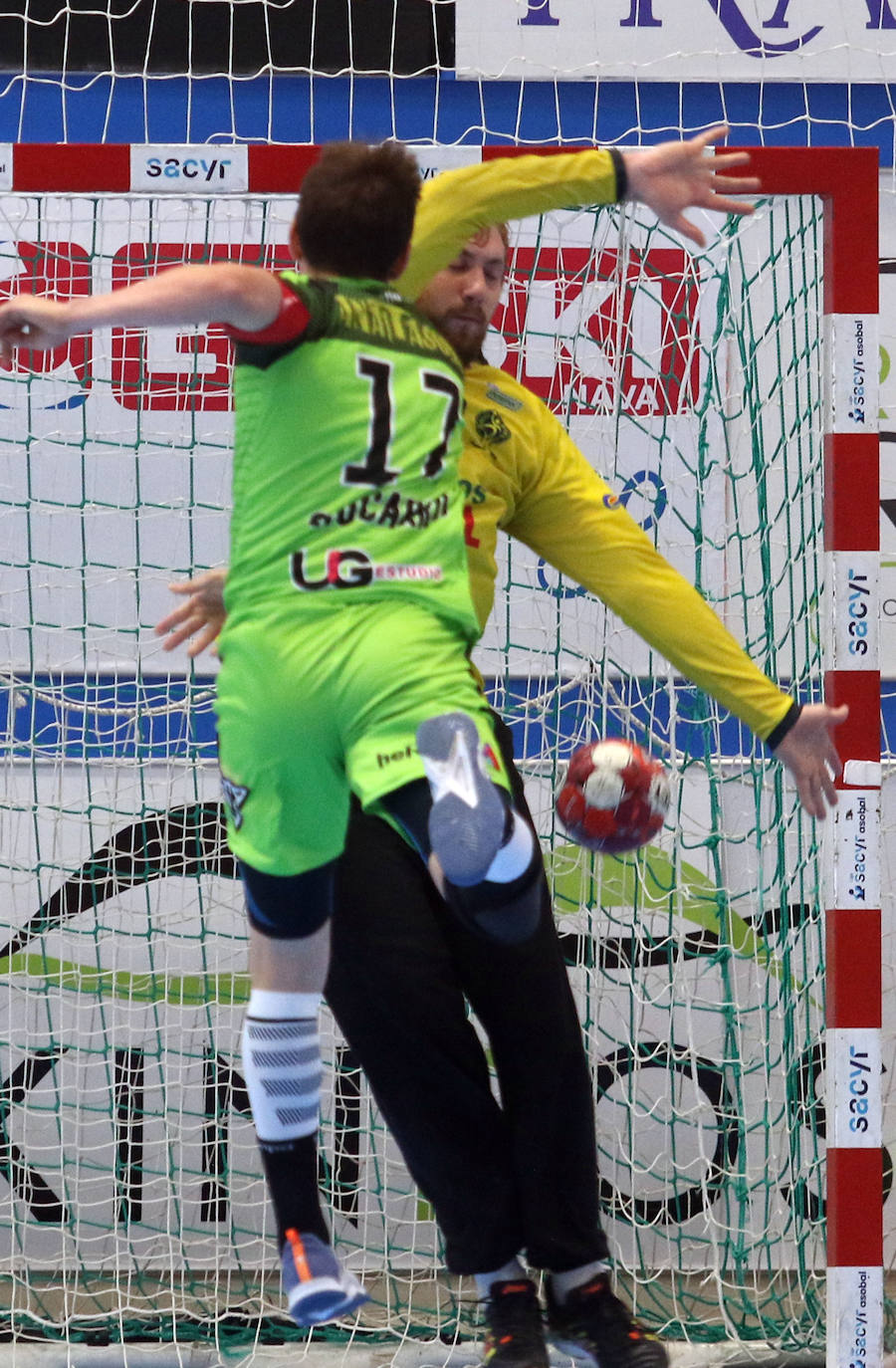 Encuentro entre el balonmano nnava y Anaitasuna. 