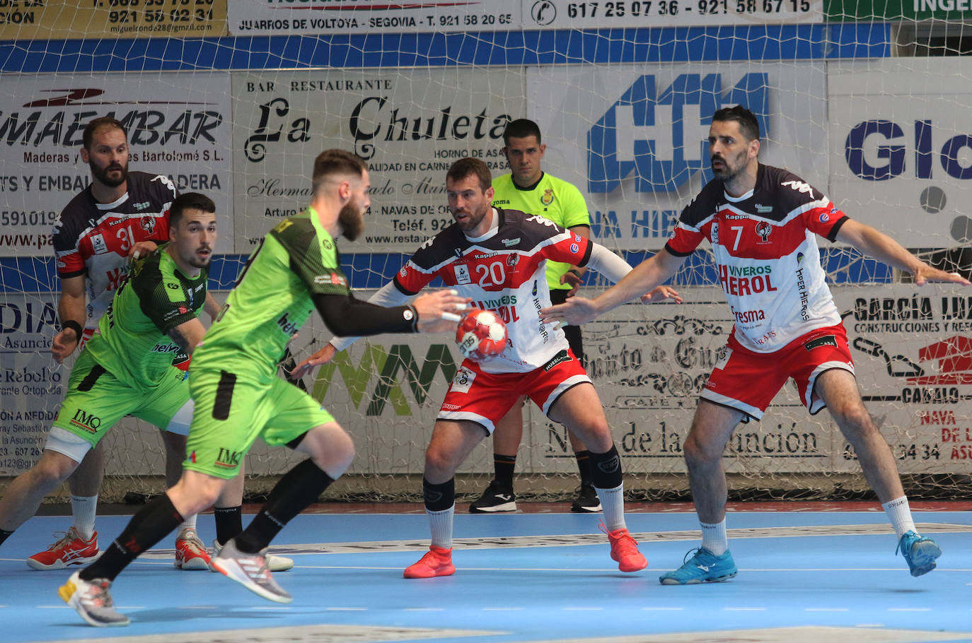 Encuentro entre el balonmano nnava y Anaitasuna. 