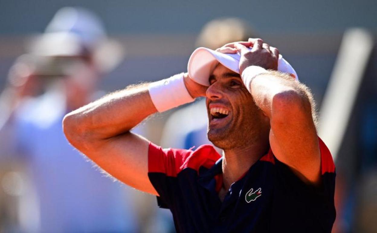 Pablo Andújar celebra su victoria ante Dominic Thiem. 