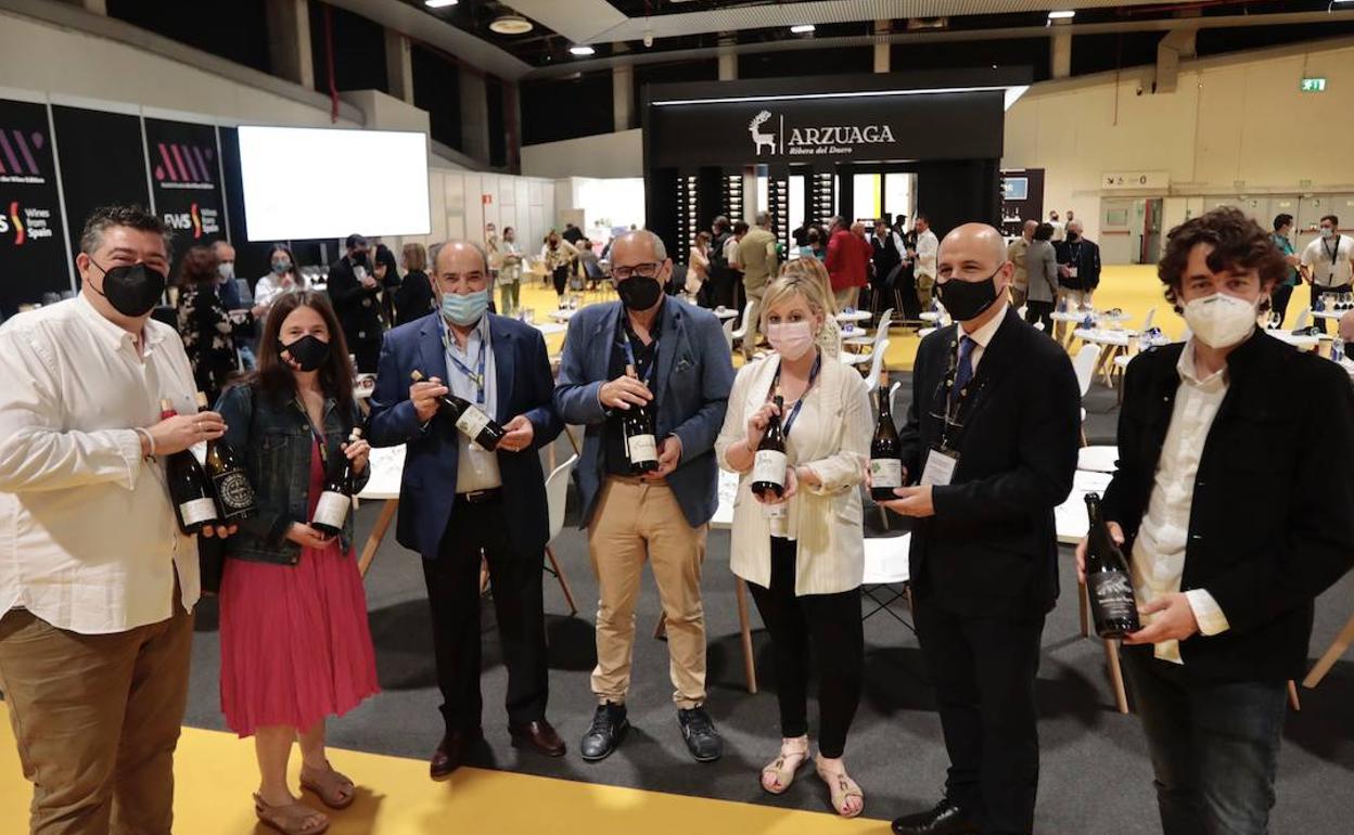 Carlos Capilla, Liliana Fernández, Javier Sanz, Pedro Ballesteros, Ana Marcos, el viceconsejero de Desarrollo Rural, Jorge Llorente, y Jorge Monzón. 