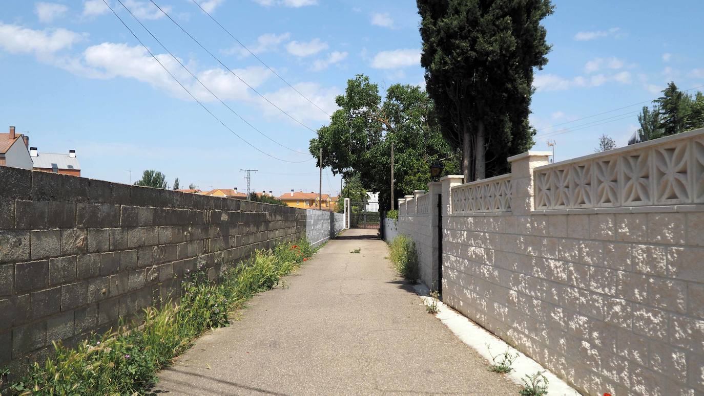 La Overuela, en la época medieval, se llamó Loberueras, que significaba 'lugar o guarida de lobos'