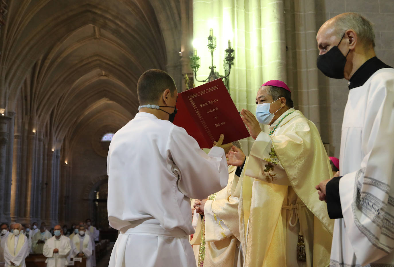 La eucaristía oficiada por el Nuncio del Papa y el obispo de Palencia se pudo ver desde cualquier punto del mundo.